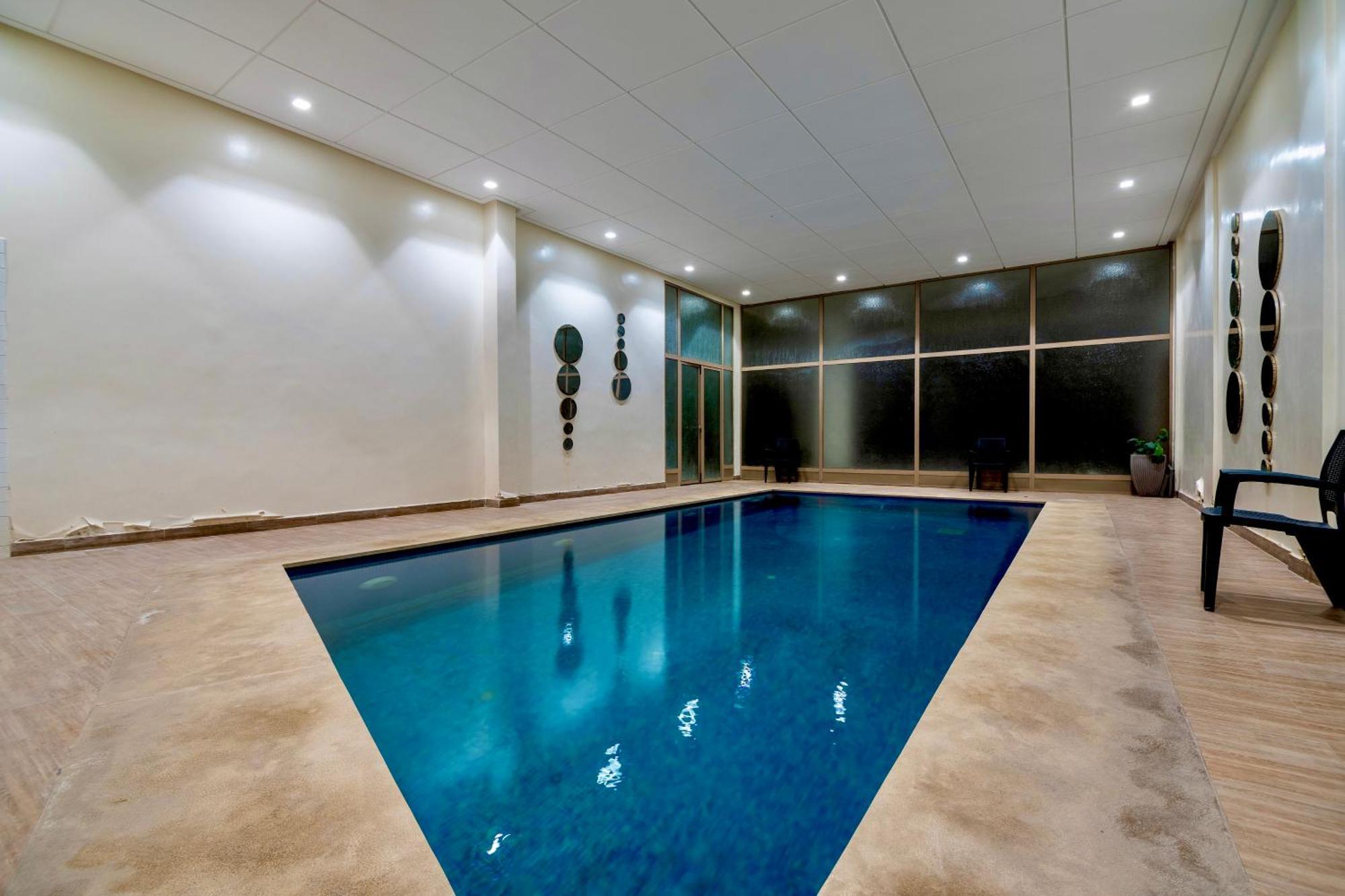 Luxurious King Bed W/pool. Well Centered. Apartment